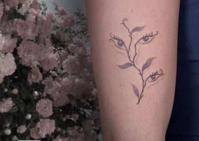 Jill eyes on branches